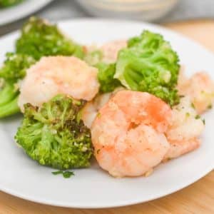 Shrimp and broccoli on a plate